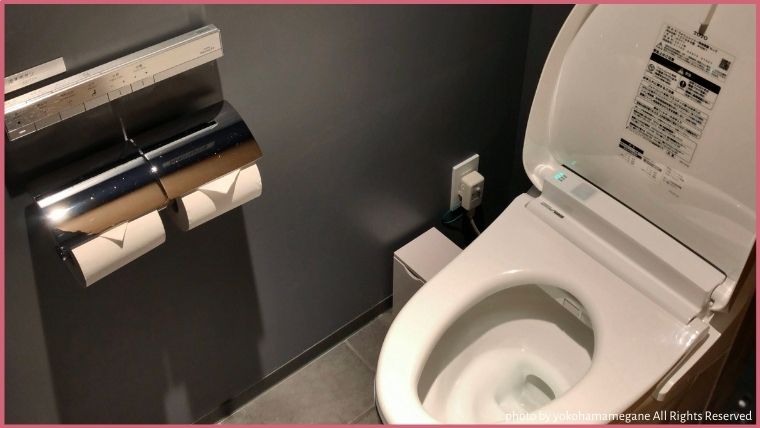 KUMU金沢の部屋のトイレ